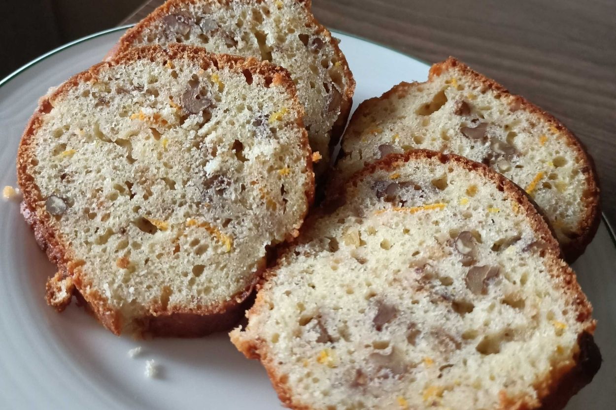 Portakallı Cevizli Yoğurtlu Kek Tarifi