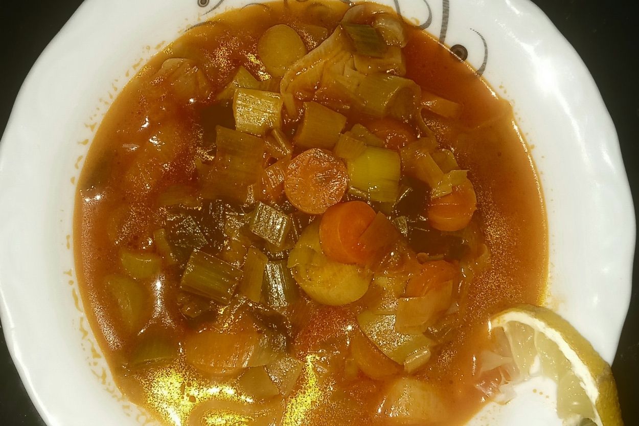 Zeytinyağlı Havuçlu Pırasa Yemeği Tarifi