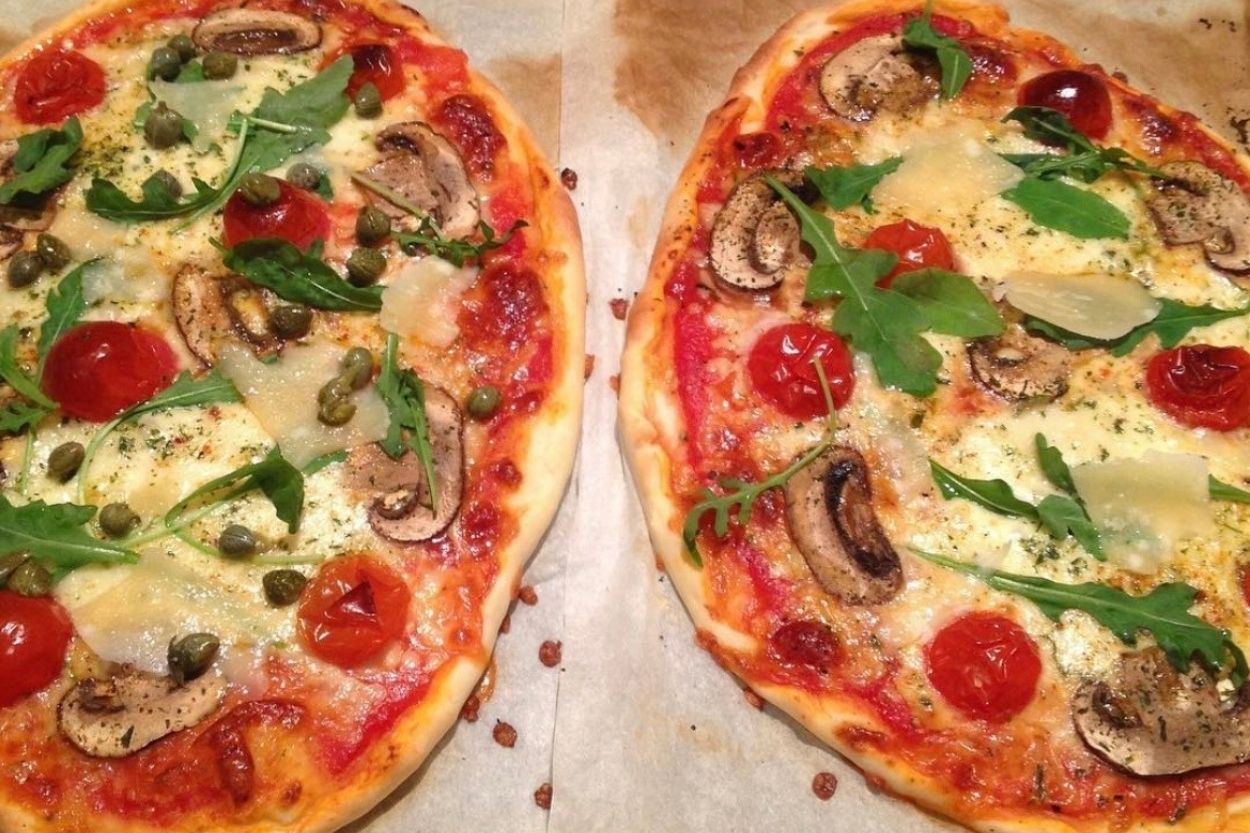 Ev Yapımı Fırında Pizza Tarifi