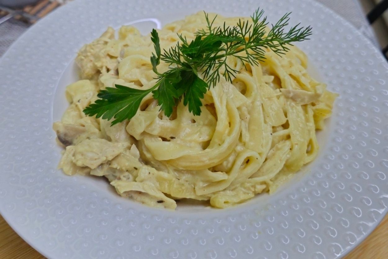 Kremalı Mantarlı Tavuklu Makarna Tarifi