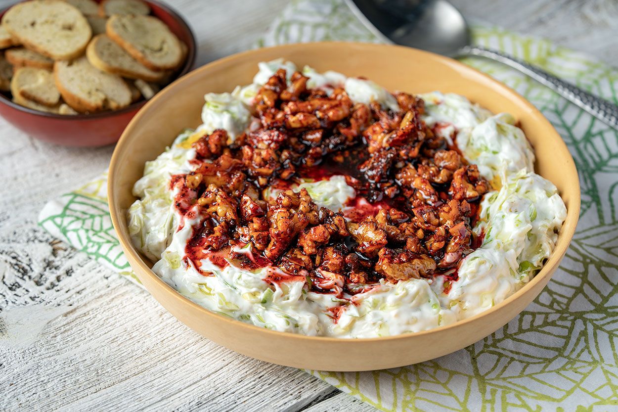 Nar Ekşili Cevizli Pırasa Mezesi Tarifi