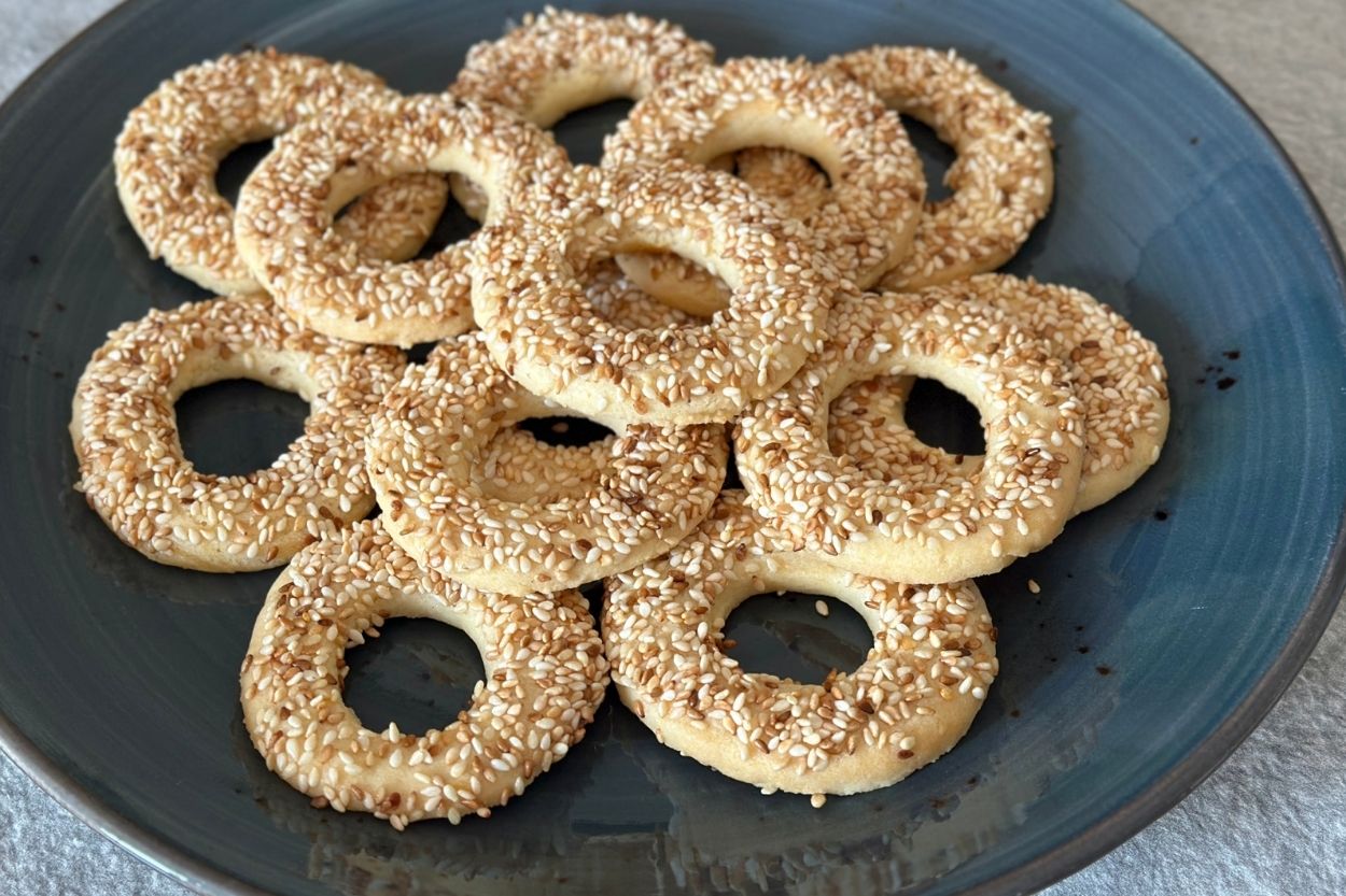 Susamlı Bisküvi Tarifi