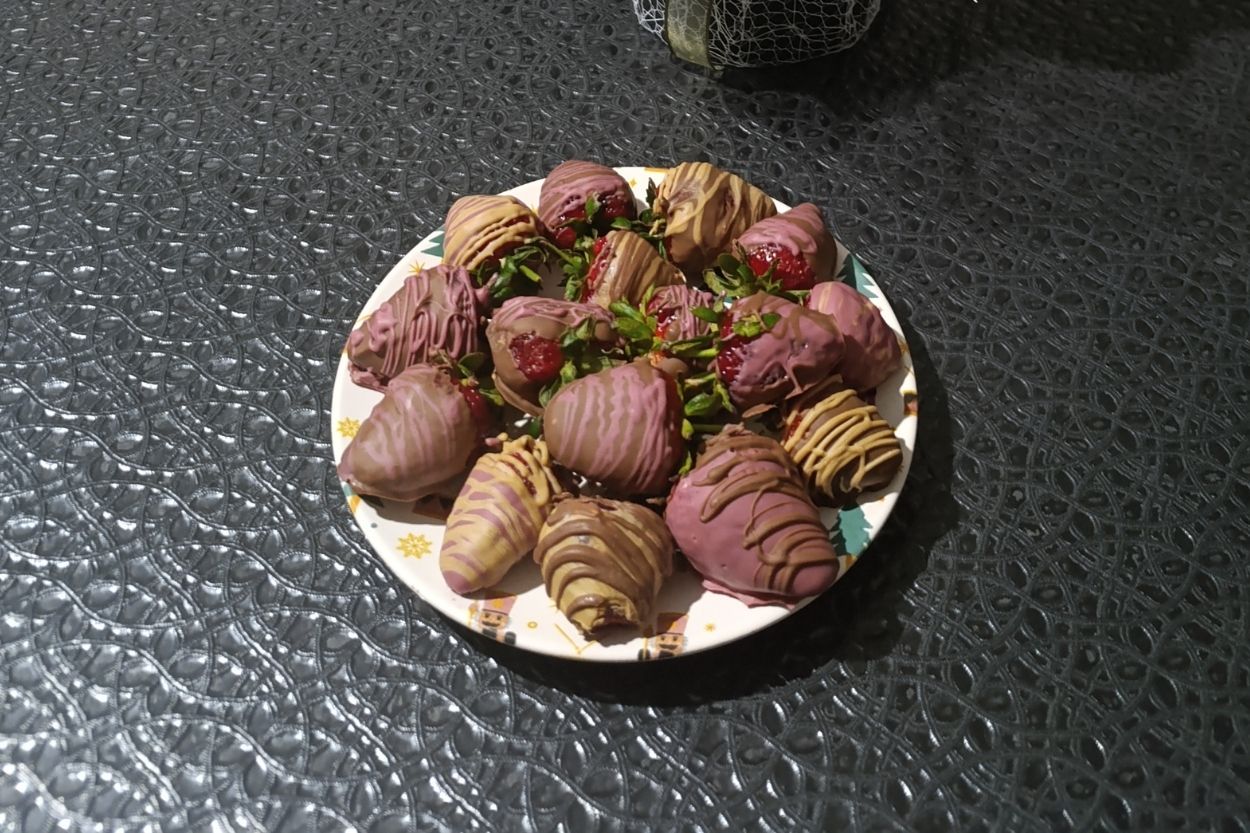 Çikolata Kaplamalı Çilek Tarifi