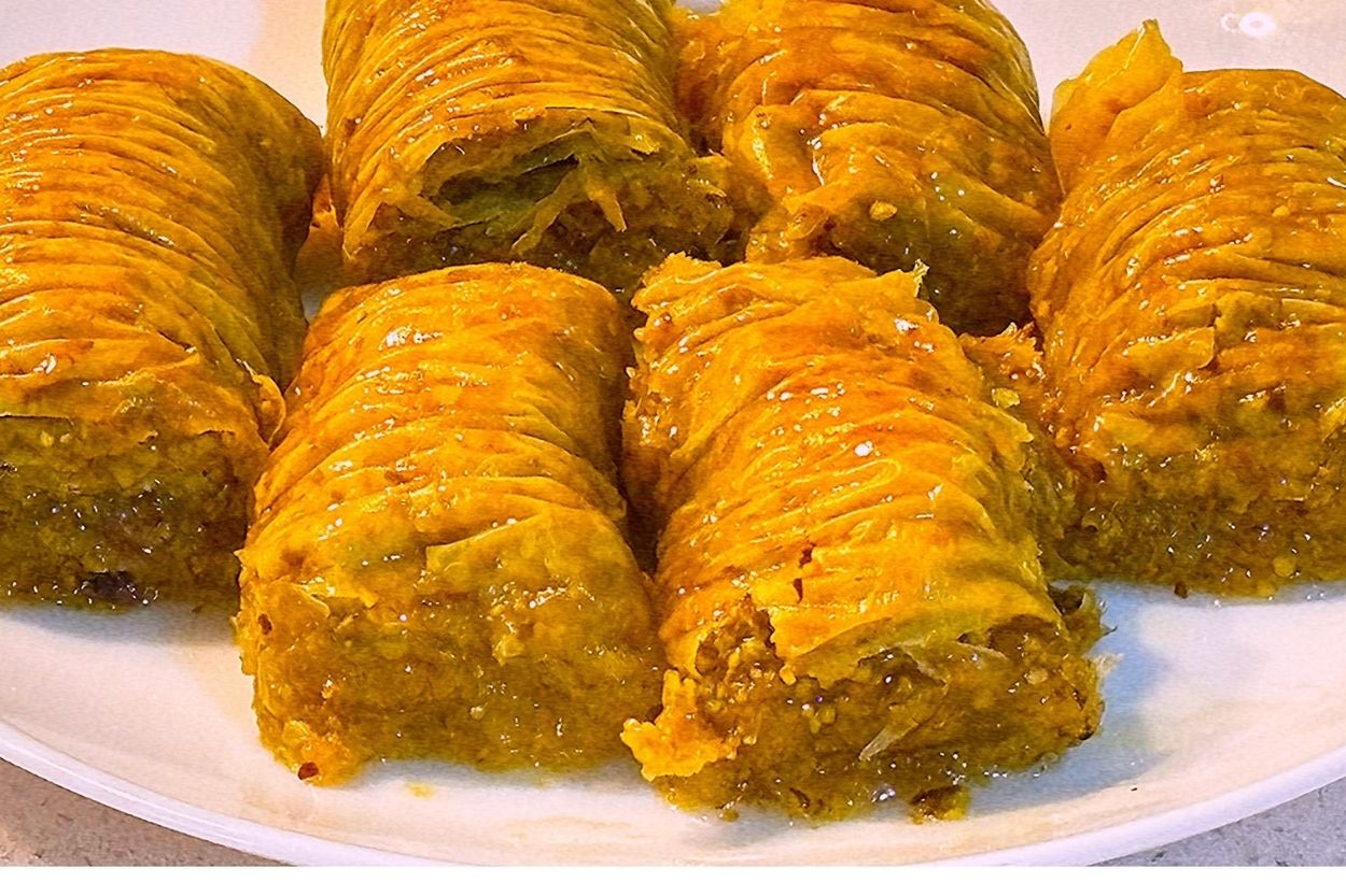 Fıstıklı Sarma Baklava Tarifi
