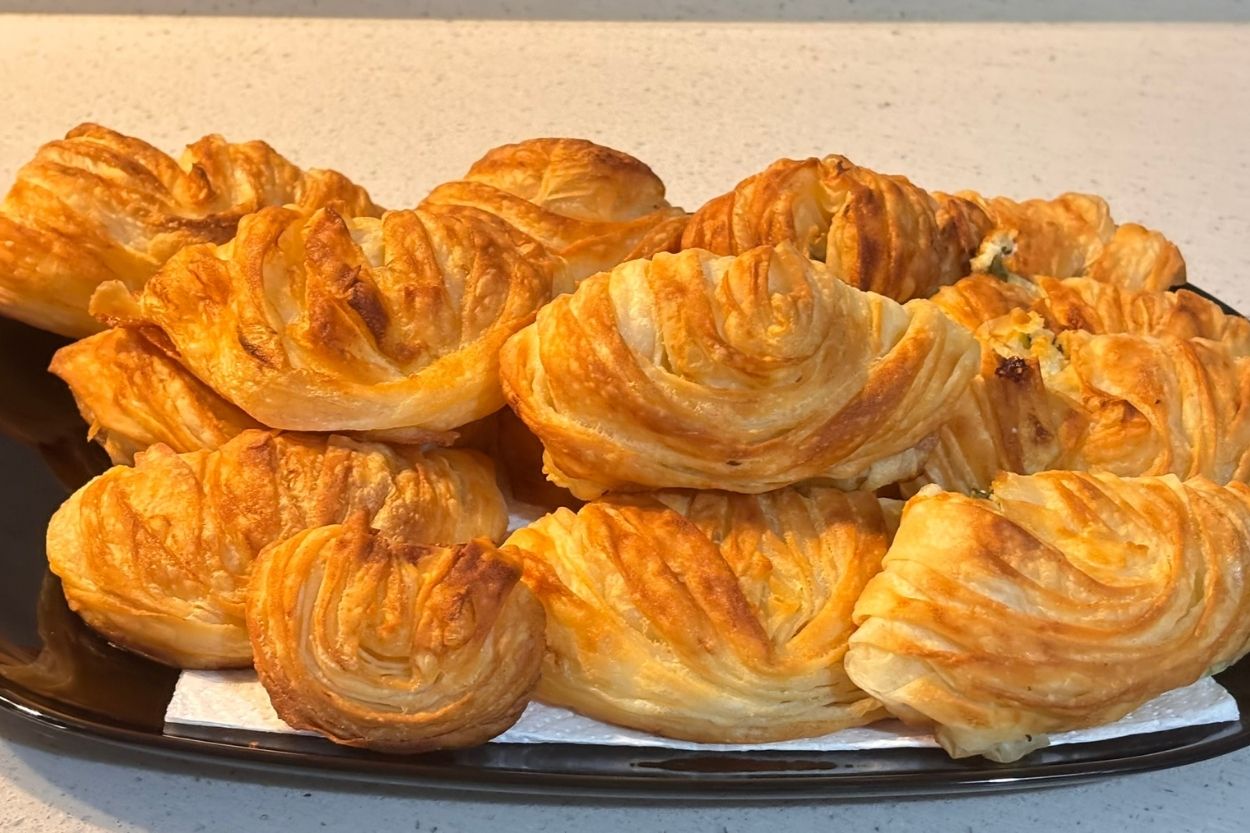 Hazır Yufkadan Midye Börek Tarifi