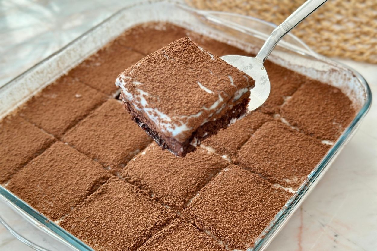 Kremalı Islak Kek Tarifi