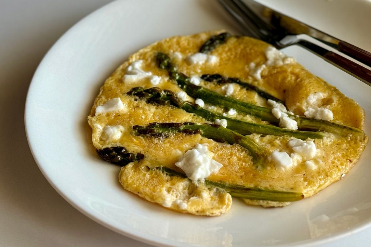 Kuşkonmazlı Omlet Tarifi