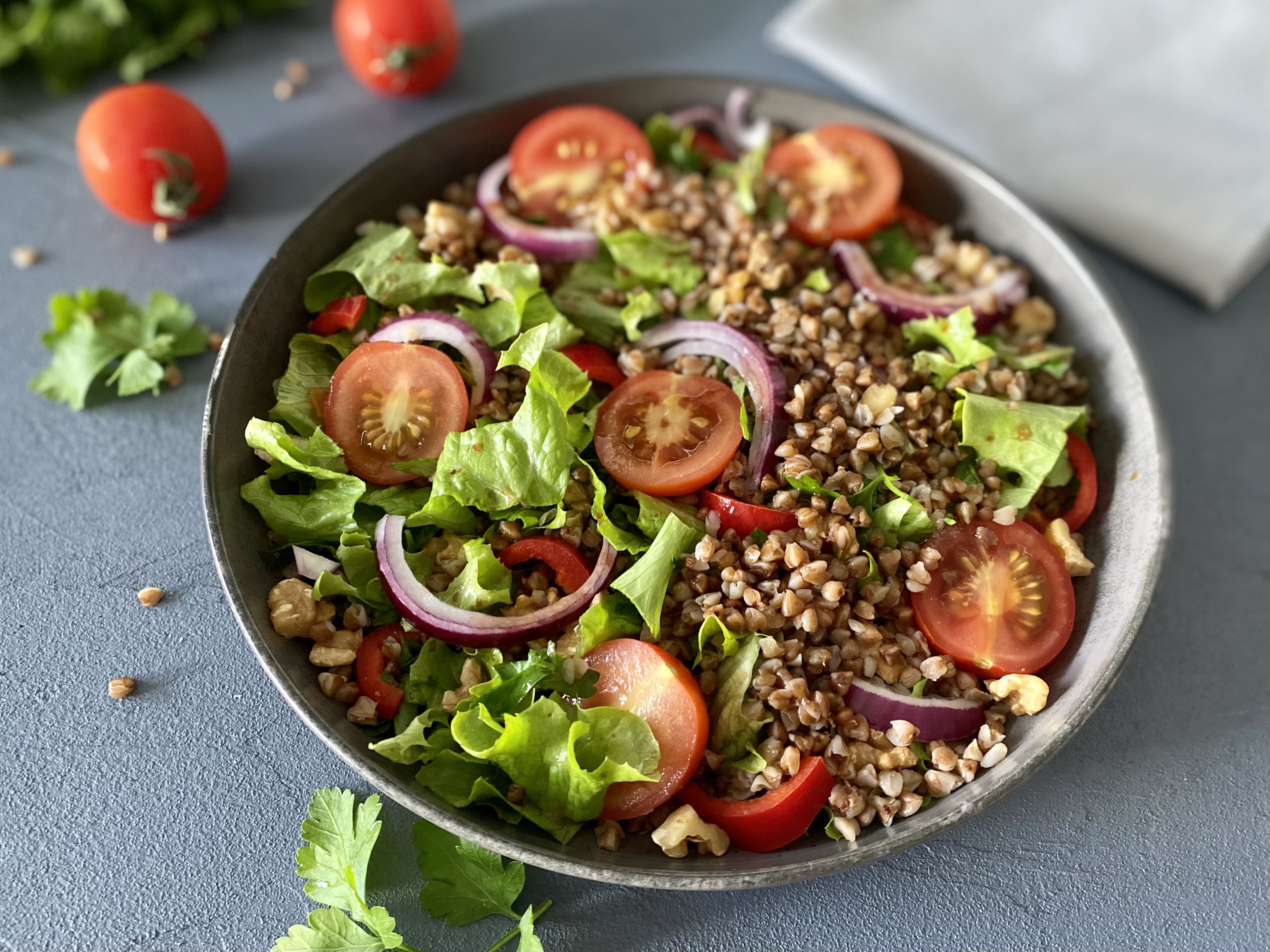 KARABUĞDAY SALATASI