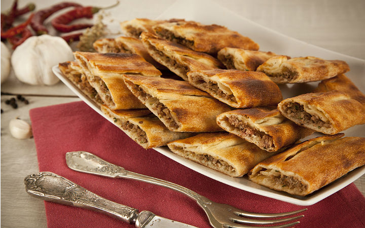 Kiymali Kapali Pide Bafra Pidesi Tarifi Nasil Yapilir Yemek Com