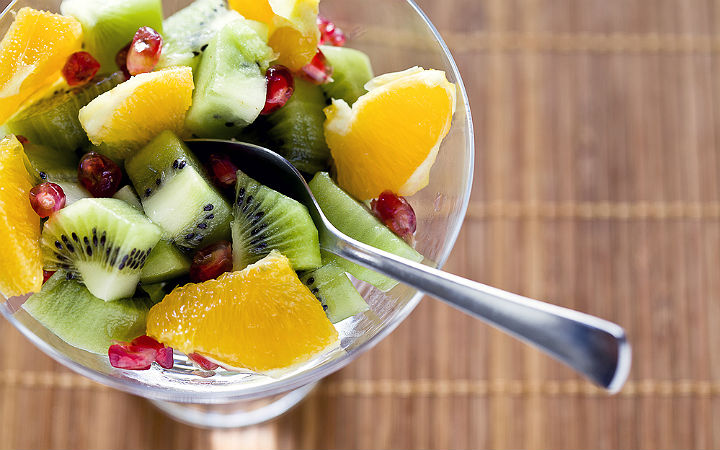 Meyve Salatasi Tarifi Nasil Yapilir Yemek Com