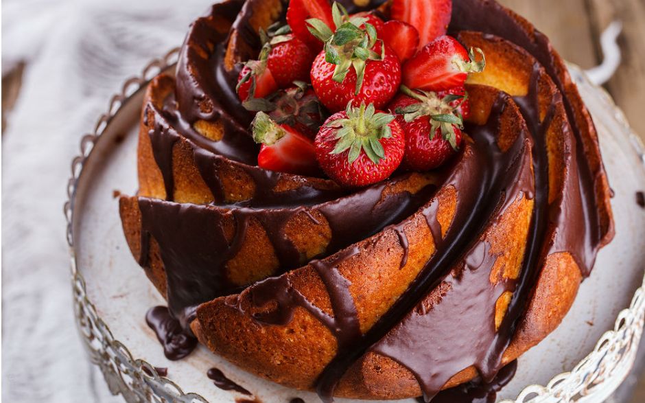 ev yapımı çilekli bundt kek