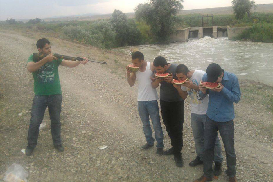 Siradan Bir Gunde Turkiye De Gorebileceginiz 15 Anlamsiz Fotograf Yemek Com