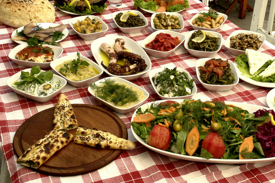 Turk Mutfaginin Alamet I Farikasi Size Parmaklarinizi Yedirecek 21 Meze Ve Tarifleri Onedio Com