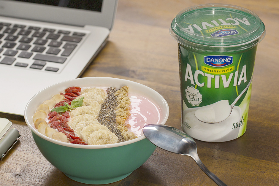 Cilekli Muzlu Smoothie Bowl Tarifi Nasil Yapilir Videolu Yemek Com