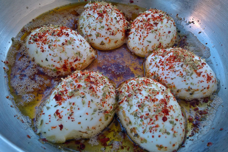 Tereyagli Yumurta Kapama Tarifi Nasil Yapilir Yemek Com
