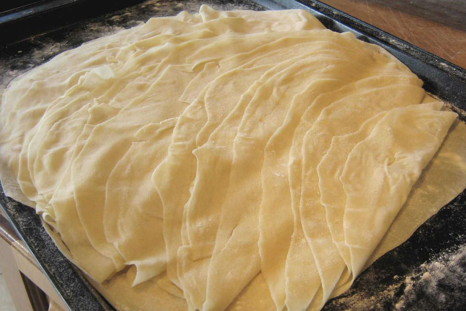 Ev Yapimi Baklava Hamuru Tarifi Nasil Yapilir Puf Noktalari Yemek Com
