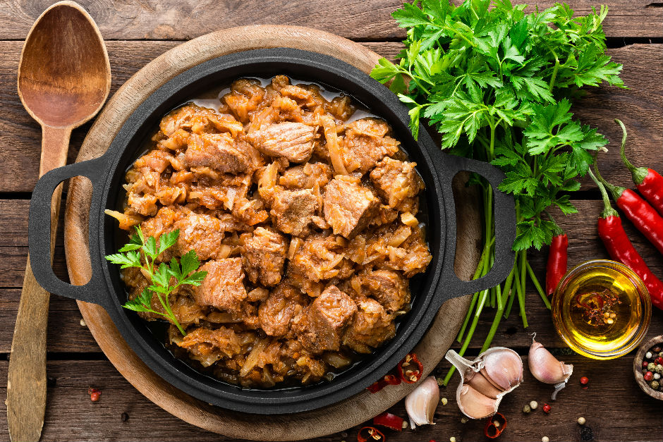 Soganli Et Kavurma Tarifi Nasil Yapilir Yemek Com