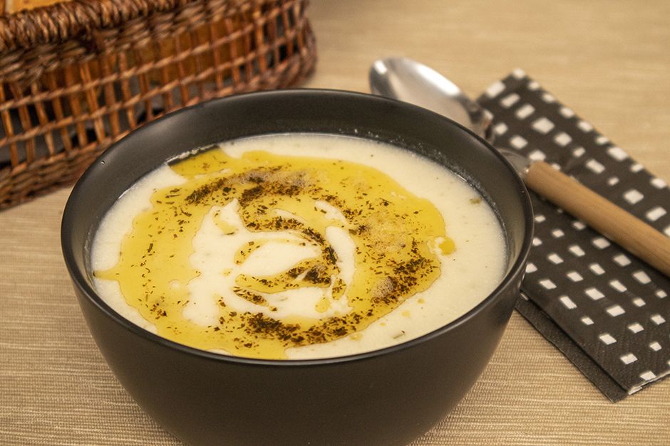 Pirinçli Yoğurt Çorbası Tarifi, Nasıl Yapılır? (Resimli Anlatım) - Yemek.com