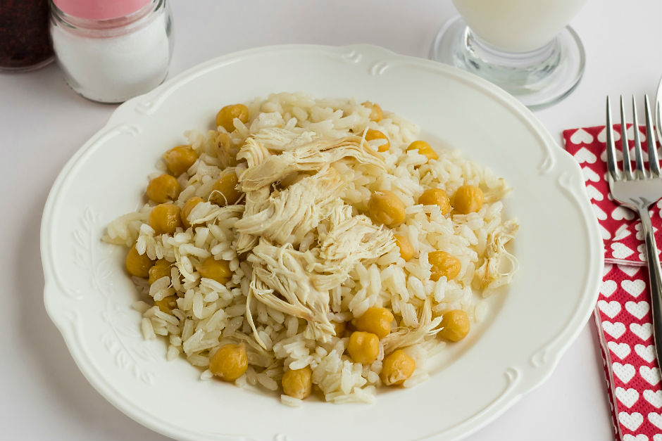 Tavuklu Nohutlu Pilav Tarifi Nasil Yapilir Yemek Com