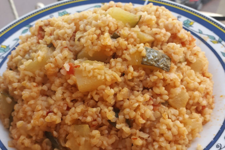 Kabakli Bulgur Pilavi Tarifi Nasil Yapilir Yemek Com