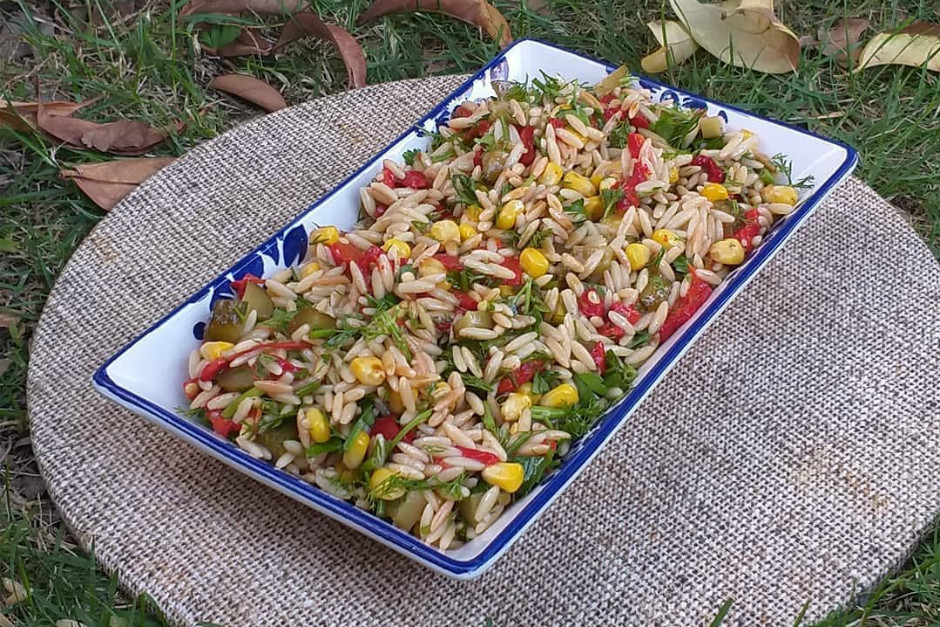 Arpa Sehriye Salatasi Tarifi Nasil Yapilir Yemek Com
