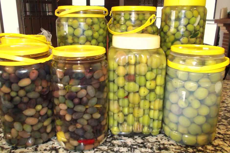 evde zeytin nasil yapilir kirma zeytin yapimi yemek com