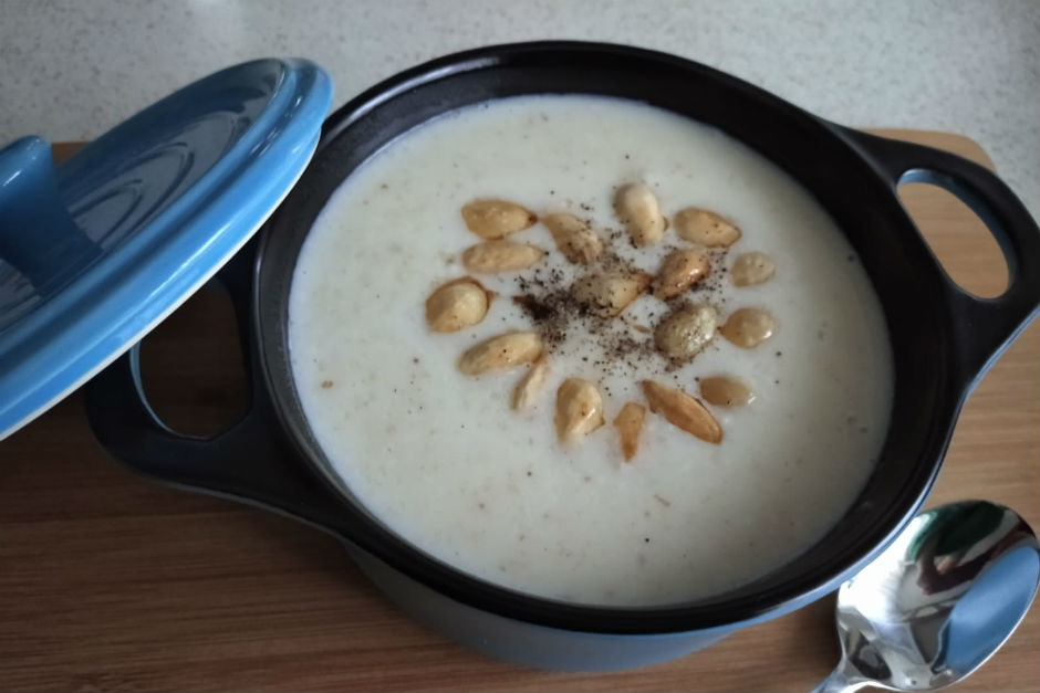 Badem Corbasi Tarifi Nasil Yapilir Yemek Com