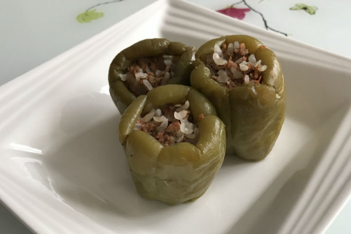 Kiymali Biber Dolmasi Tarifi Nasil Yapilir Resimli Yemek Com Yemek Com