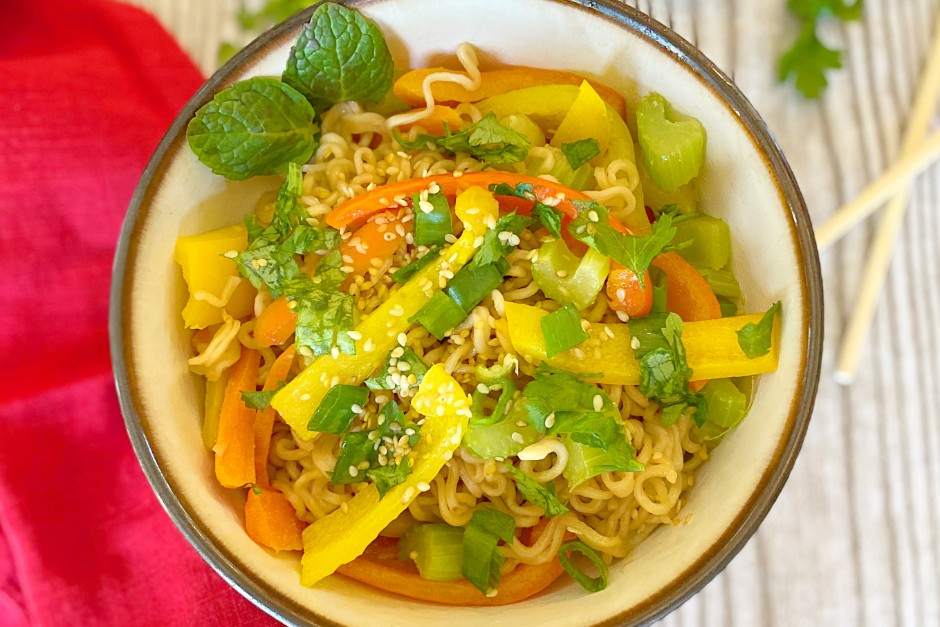 Sebzeli Noodle Tarifi Nasil Yapilir Yemek Com Yemek Com