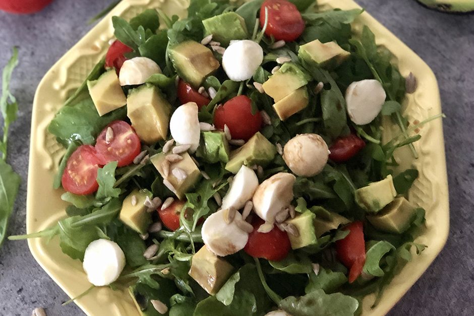 Avokadolu Roka Salatasi Tarifi Nasil Yapilir Yemek Com