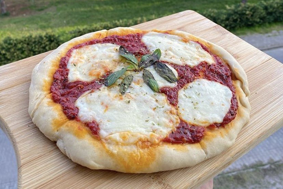 pizza margherita tarifi nasil yapilir yemek com