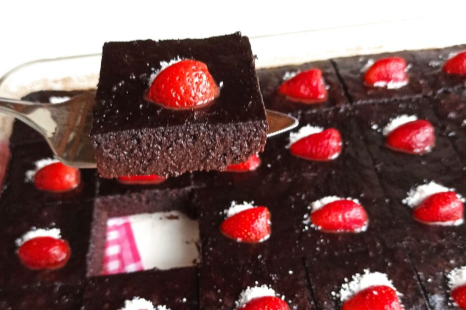 kakao soslu islak kek tarifi nasil yapilir yemek com