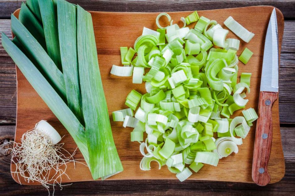 Pırasa Nasıl Temizlenir, Ayıklanır ve Doğranır? - Yemek.com