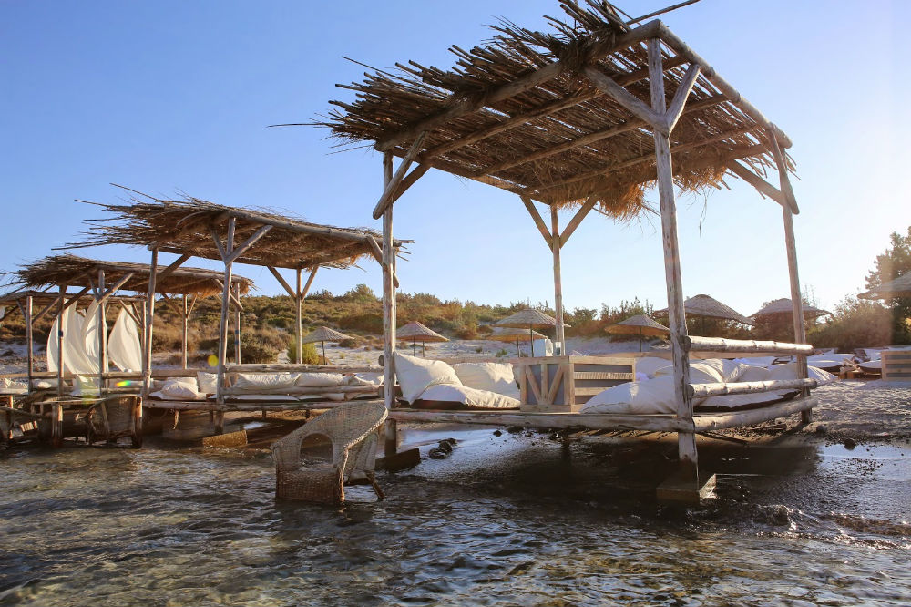 styleseekingzurich - kum beach alaçatı