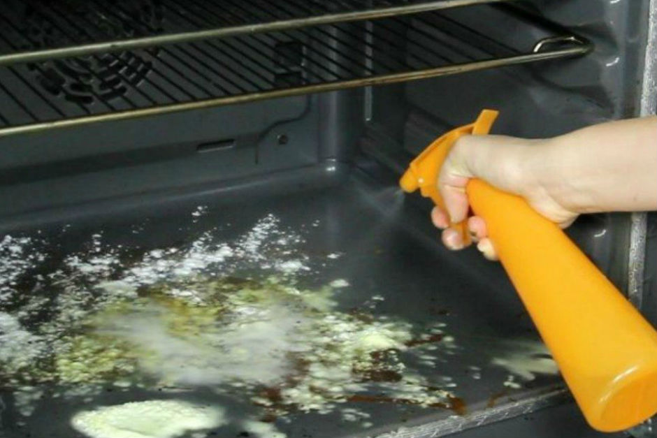 http://www.hometalk.com/20125640/s-17-ways-you-never-thought-of-using-baking-soda-in-your-home |www.hometalk.com