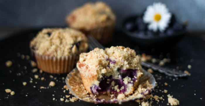 Yaban Mersinli Crumble Muffin