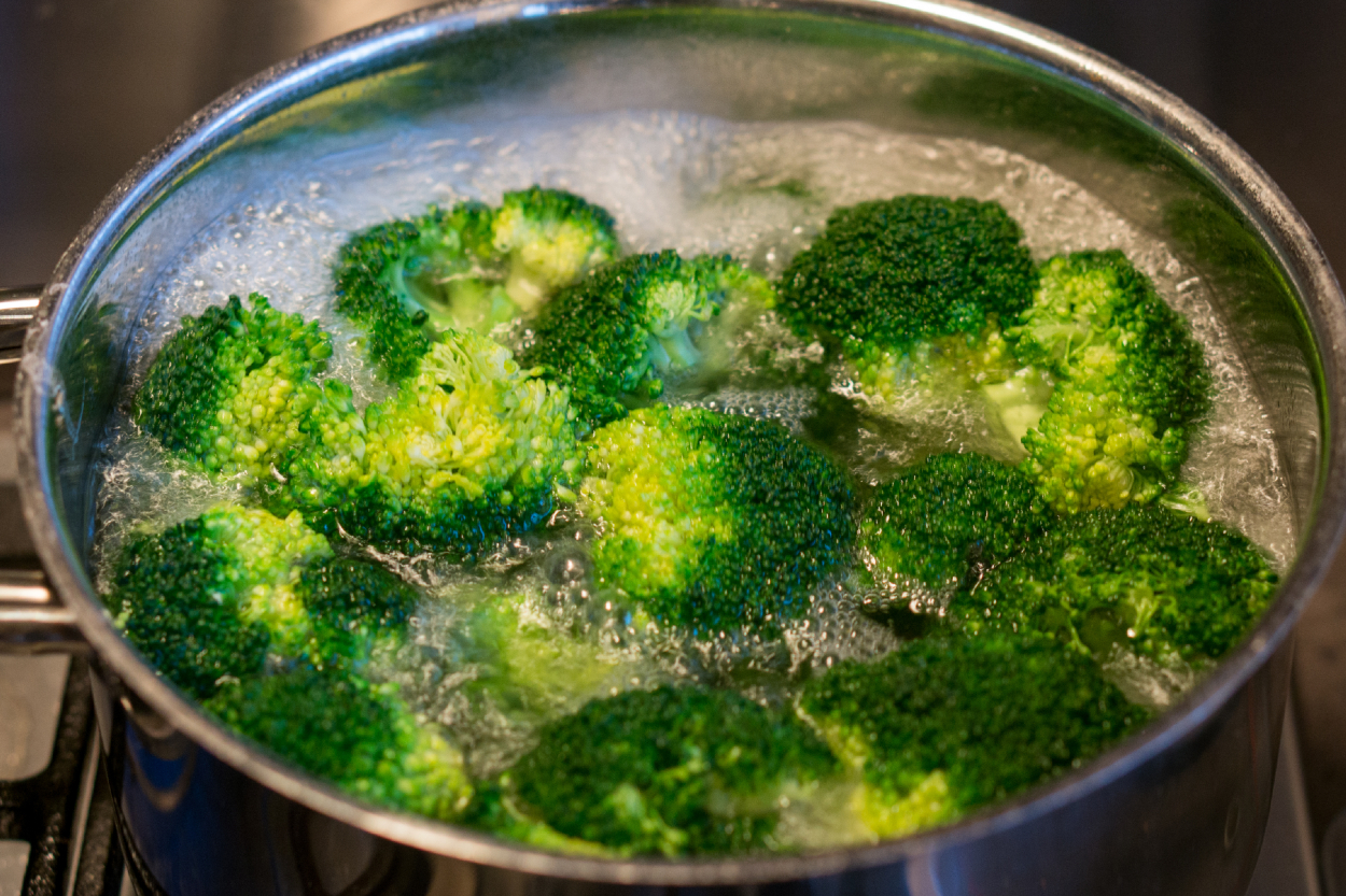 Brokoli Nasıl Pişirilir, Rengini Kaybetmeden Nasıl Haşlanır? - Yemek.com