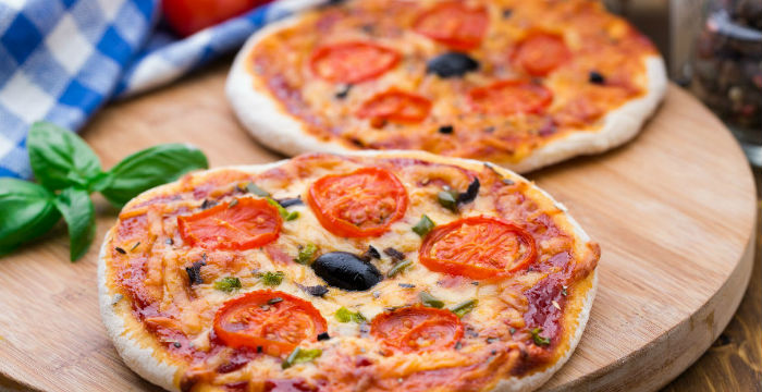 Bazlamadan Pizza Tarifi, Nasıl Yapılır?