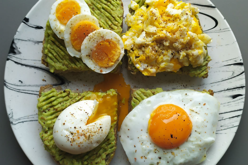 Dört Yumurtalı Avokado Dilimleri Tarifi