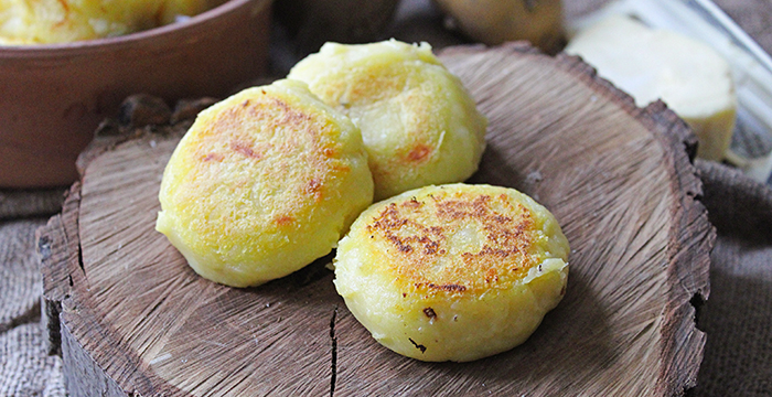 Kahvaltılık Kaşarlı Patates Bombası
