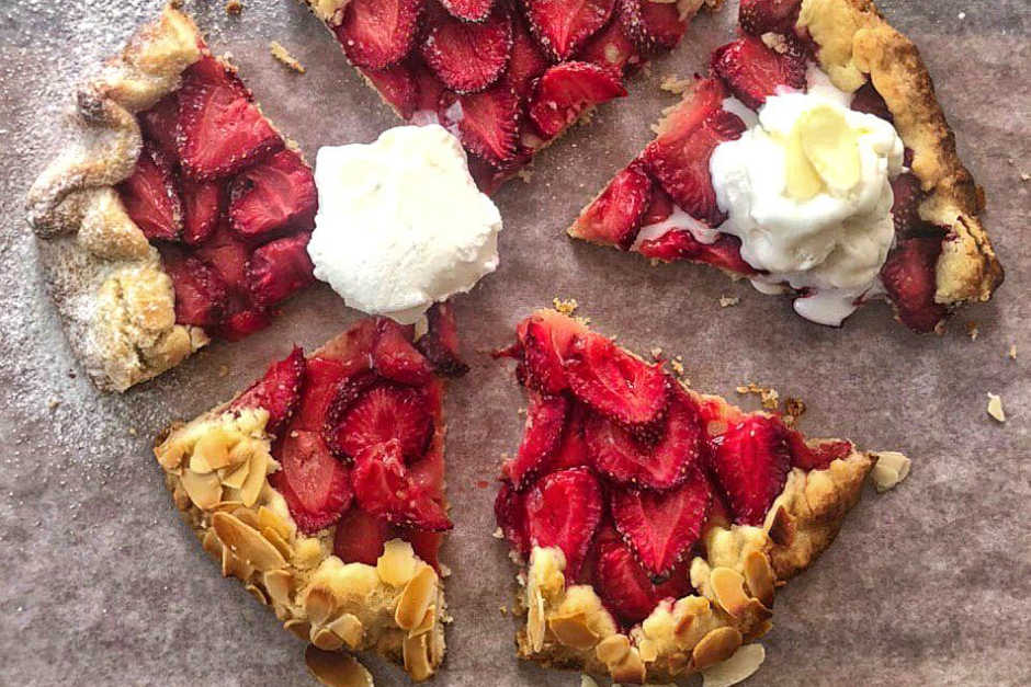 Çilekli Bademli Galette Tarifi