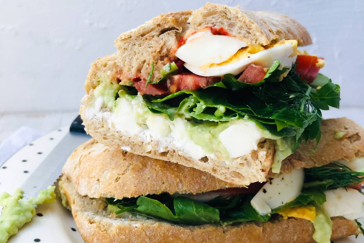 Avokado Soslu Sandviç Tarifi
