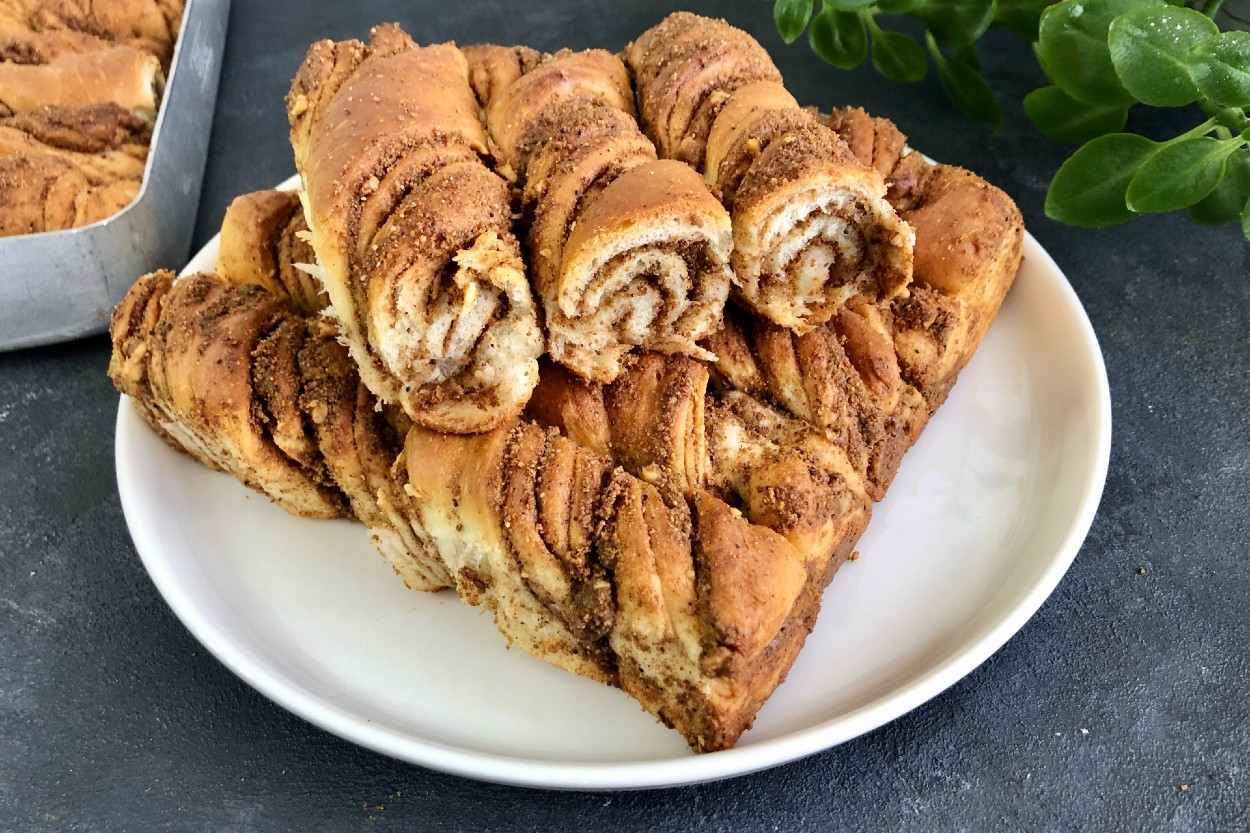 Haşhaşlı Cevizli Burgu Çörek Tarifi