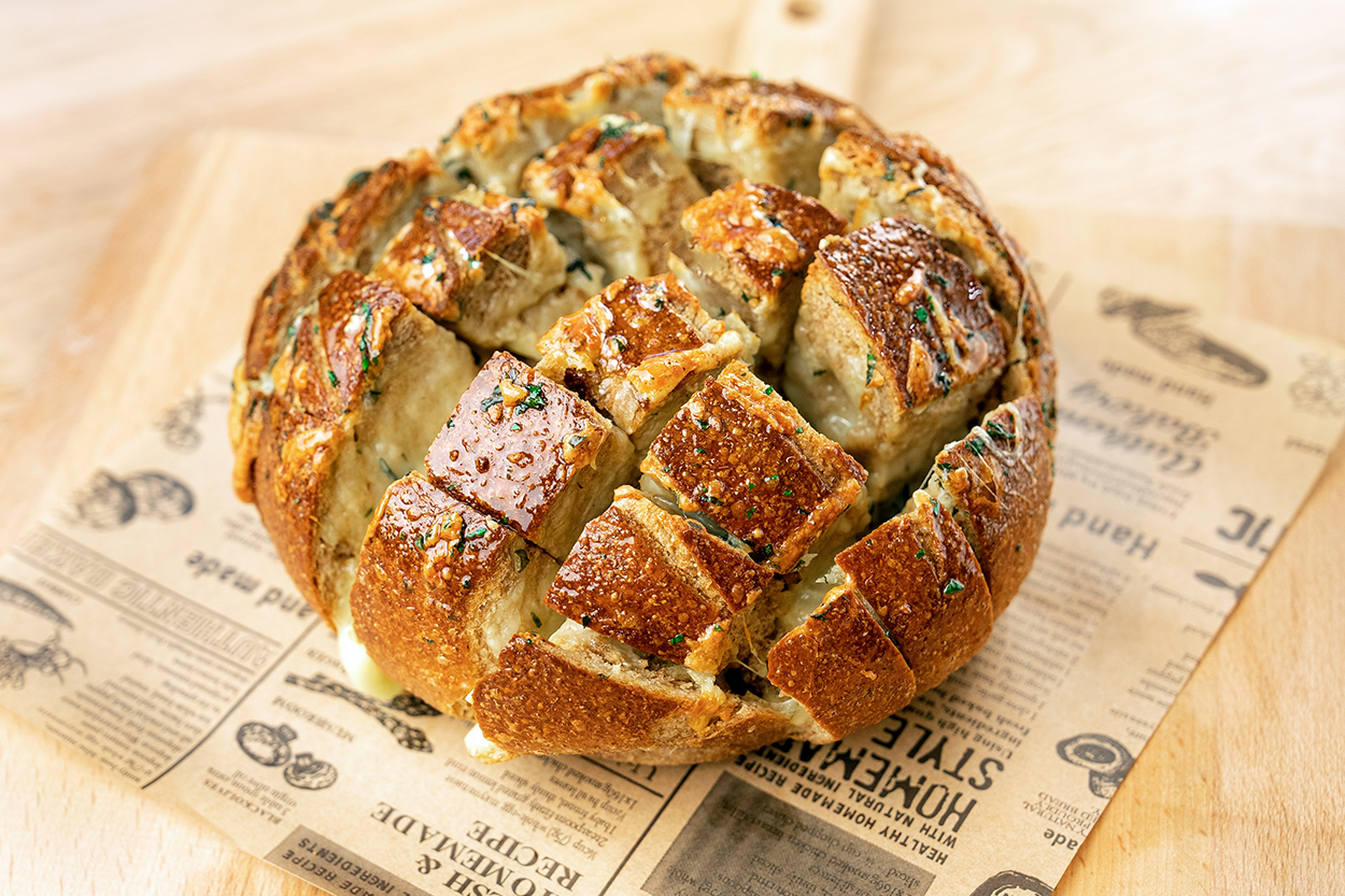 Sarımsaklı Yumulmalık Ekmek Tarifi