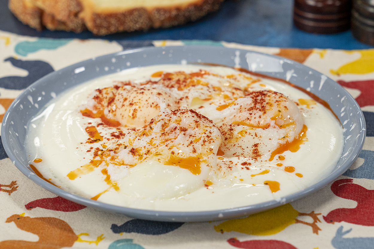 Yoğurtlu Yumurta Tarifi