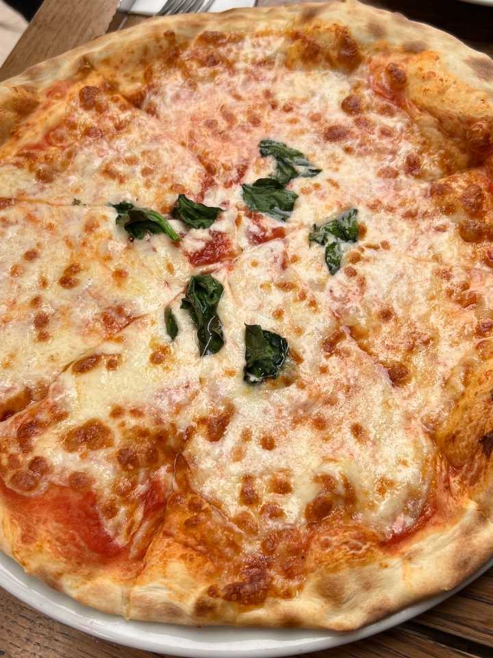 pizzeria-il-pellicano-anadolu-yakasi-pizza-turu