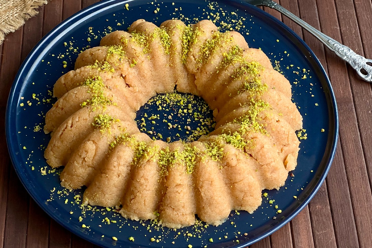 Unlu İrmik Helvası Tarifi