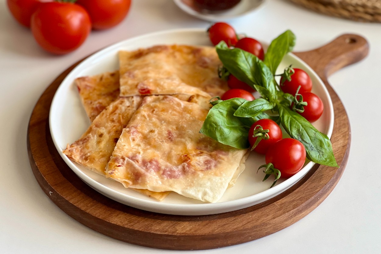 Domatesli Peynirli Gözleme Tarifi