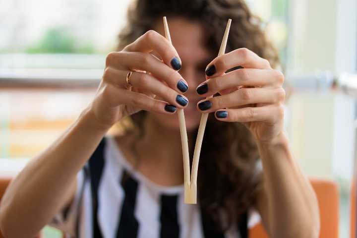 Chopsticks nasıl tutulur?