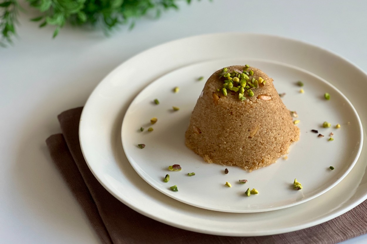 Fıstıklı İrmik Helvası Tarifi